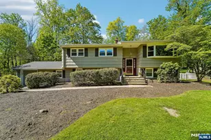 44 Brookwood Dr, Mahwah, NJ 07430 - Photo 1