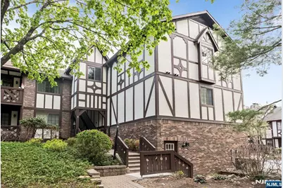 107 Mark Twain Way, Mahwah, NJ 07430 - Photo 1