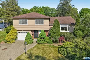 267 Pershing Ave, Ridgewood, NJ 07450 - Photo 1