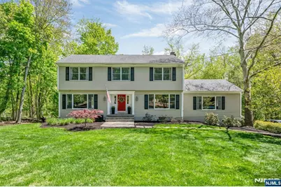 558 W Saddle River Road, Upper Saddle River, NJ 07458 - Photo 1