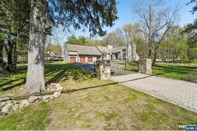 11 Carlough Road, Upper Saddle River, NJ 07458 - Photo 1
