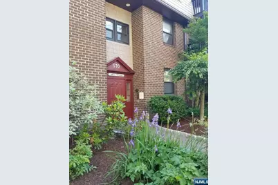 570 North Avenue F #F, Fort Lee, NJ 07024 - Photo 1