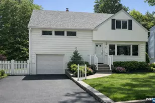 917 E Lawn Dr, Teaneck Township, NJ 07666 - Photo 1