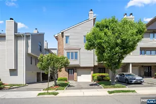 161 Roosevelt Pl, Palisades Park, NJ 07650 - Photo 1