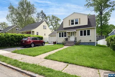 28 Livingston Place, Teaneck Township, NJ 07666 - Photo 1