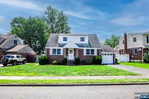 40 Westwood Dr, Fair Lawn, NJ 07410 - Photo 1