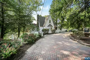 716 Colonial Rd, Franklin Lakes, NJ 07417 - Photo 1