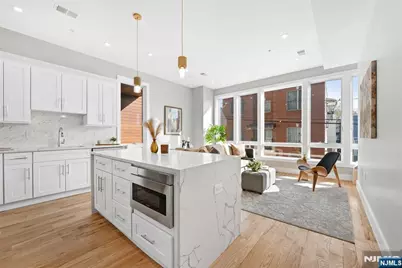 126 De Kalb Avenue 2 #2, Jersey City, NJ 07306 - Photo 1