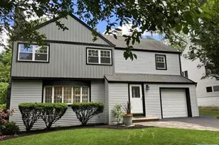 701 Sunderland Rd, Teaneck Township, NJ 07666 - Photo 1