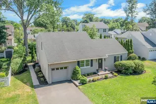 65 E Gramercy Pl, Glen Rock, NJ 07452 - Photo 1
