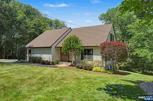 829 Ramapo Valley Rd, Oakland, NJ 07436 - Photo 1