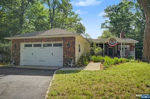29 Minnehaha Blvd, Oakland, NJ 07436 - Photo 1