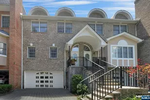 143 Stonegate Trail 44, Cresskill, NJ 07626 - Photo 1