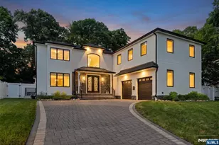 457 Lincoln Dr, Paramus, NJ 07652 - Photo 1