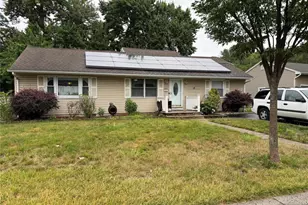 208 Lawrence Dr, Paramus, NJ 07652 - Photo 1