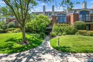 8 Wadsworth Ct, Teaneck Township, NJ 07666 - Photo 1