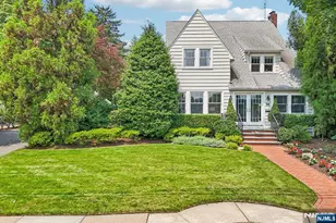 86 Walthery Ave, Ridgewood, NJ 07450 - Photo 1