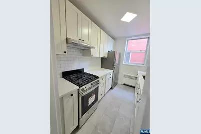 2160 Center Avenue 5P #5P, Fort Lee, NJ 07024 - Photo 1