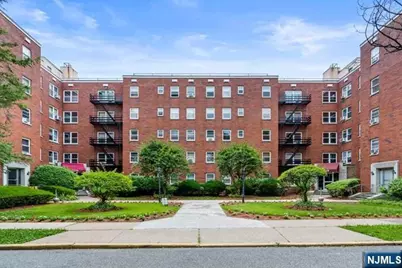 2330 Linwood Avenue 4F #4F, Fort Lee, NJ 07024 - Photo 1