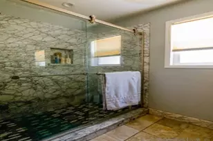 560 Irwin Ln, Santa Rosa, CA 95401 - Photo 16