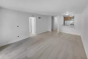 7405 Charmant Dr, San Diego, CA 92122 - Photo 12