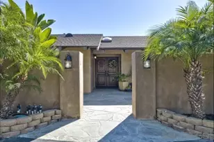 1153 Crest Dr, Encinitas, CA 92024 - Photo 2