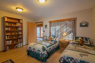 39470 Lake Dr, Big Bear Lake, CA 92315 - Photo 32