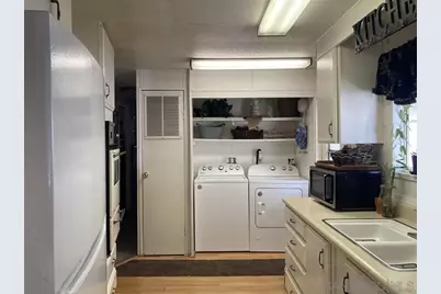  881 N Lake #362, Hemet, CA 92544 - Photo 8