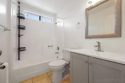  380 Plymouth Dr, Vista, CA 92083 - Photo 10