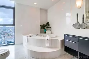 645 Front St, San Diego, CA 92101 - Photo 38