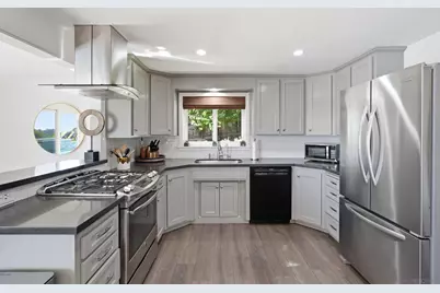  455 Glencrest Dr, Solana Beach, CA 92075 - Photo 20
