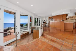 5716 Dolphin Pl, La Jolla, CA 92037 - Photo 16