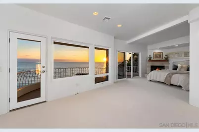 5716 Dolphin Pl, La Jolla, CA 92037 - Photo 24