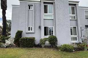 1074 Isabella Ave, Coronado, CA 92118 - Photo 2