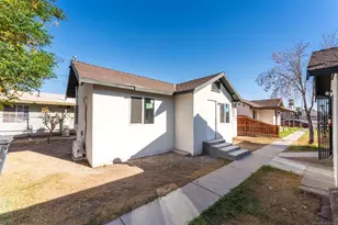 470 W Olive Ave, El Centro, CA 92243 - Photo 1
