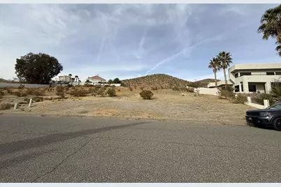  123 Menahka Rd #638, Apple Valley, CA 92307 - Photo 2
