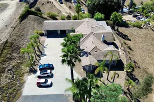 2749 Los Alisos Dr, Fallbrook, CA 92028 - Photo 4