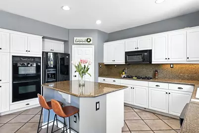  38200 Camarada Ln, Murrieta, CA 92563 - Photo 16