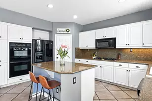 38200 Camarada Ln, Murrieta, CA 92563 - Photo 16