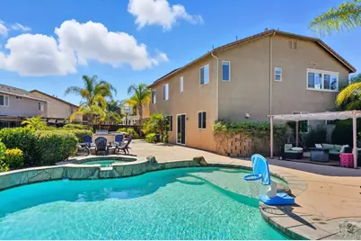  38200 Camarada Ln, Murrieta, CA 92563 - Photo 4