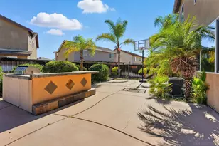 38200 Camarada Ln, Murrieta, CA 92563 - Photo 58