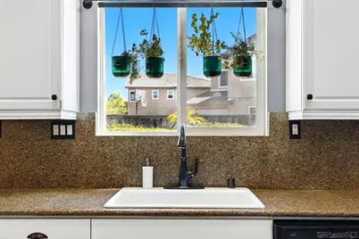  38200 Camarada Ln, Murrieta, CA 92563 - Photo 18