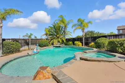  38200 Camarada Ln, Murrieta, CA 92563 - Photo 2