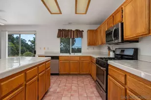 408 Shadow Tree Dr, Oceanside, CA 92058 - Photo 10