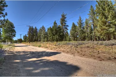  2161 Glencove Ln, Big Bear City, CA 92314 - Photo 12