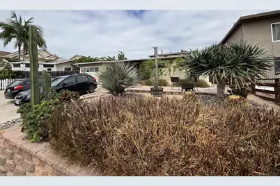  2028 Thomas Ave, San Diego, CA 92109 - Photo 2