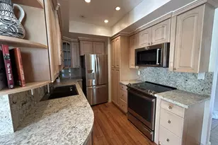 2410 Albatross St, San Diego, CA 92101 - Photo 12