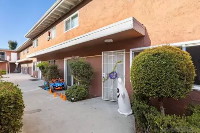  1060 E Washington Ave #5, Escondido, CA 92025 - Photo 2