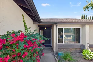 1461 Autumn Woods Pl, Escondido, CA 92029 - Photo 2