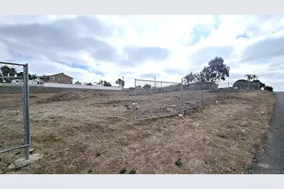  323 Hill Dr, Vista, CA 92083 - Photo 16